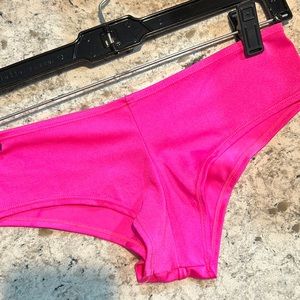 Neon pink short